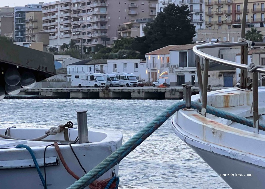 (92019) Sciacca - 6 Piazza Consiglio — foto 4