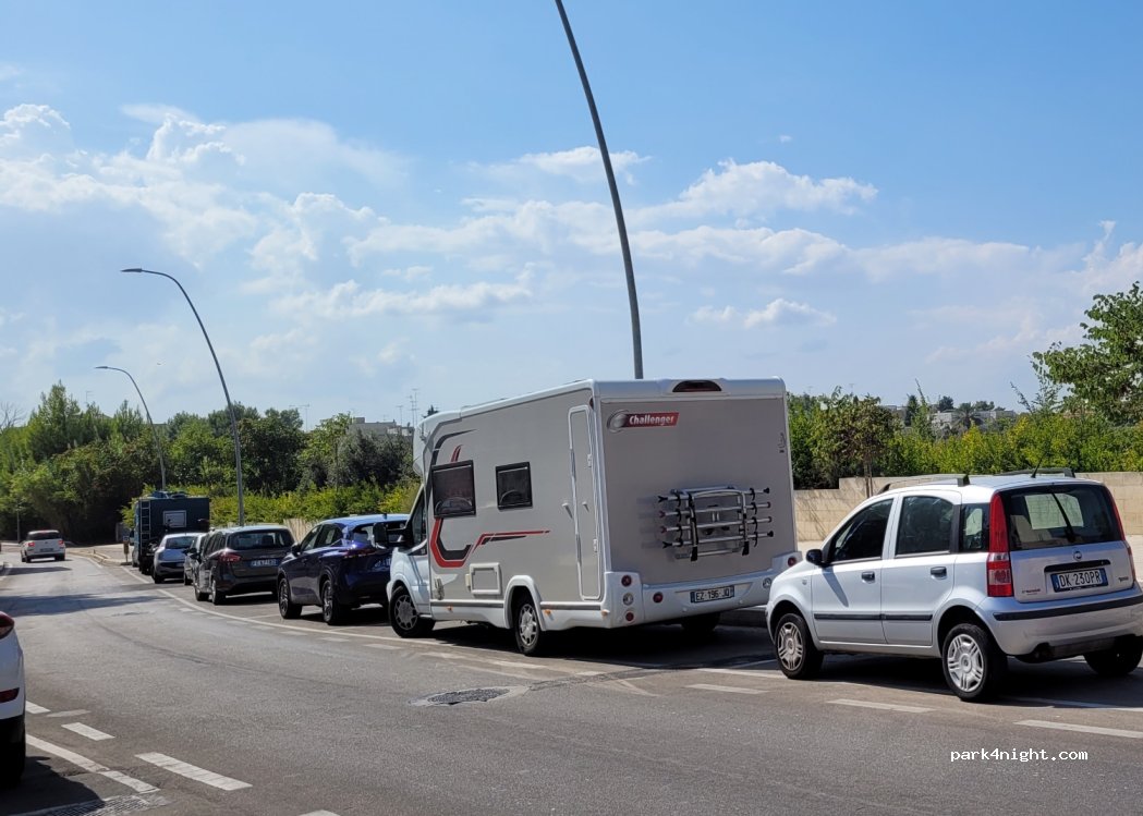 (73100) Lecce - 19 Via dei Ferrari — foto