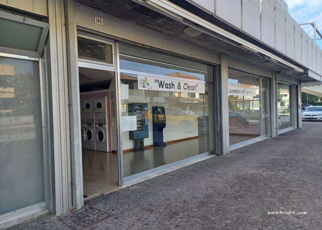 (33054) Lignano Sabbiadoro - 143 Via Latisana — foto