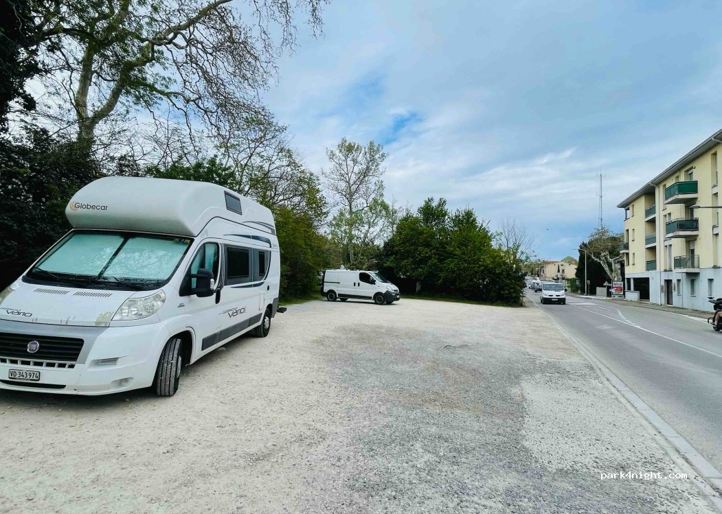 (11400) Castelnaudary - 271 Rue Arnaut-Vidal — foto