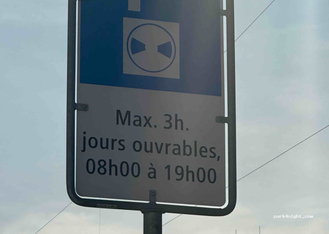 (1227) Genève - 5B Route des Jeunes — foto