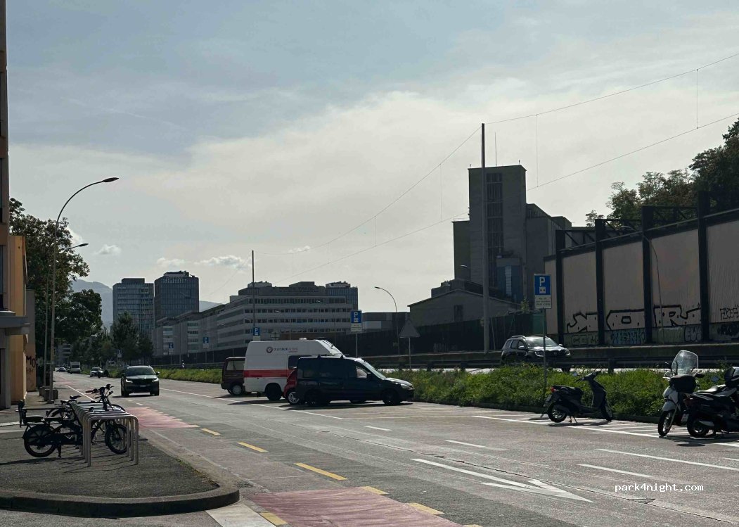 (1227) Genève - 5B Route des Jeunes — foto 3