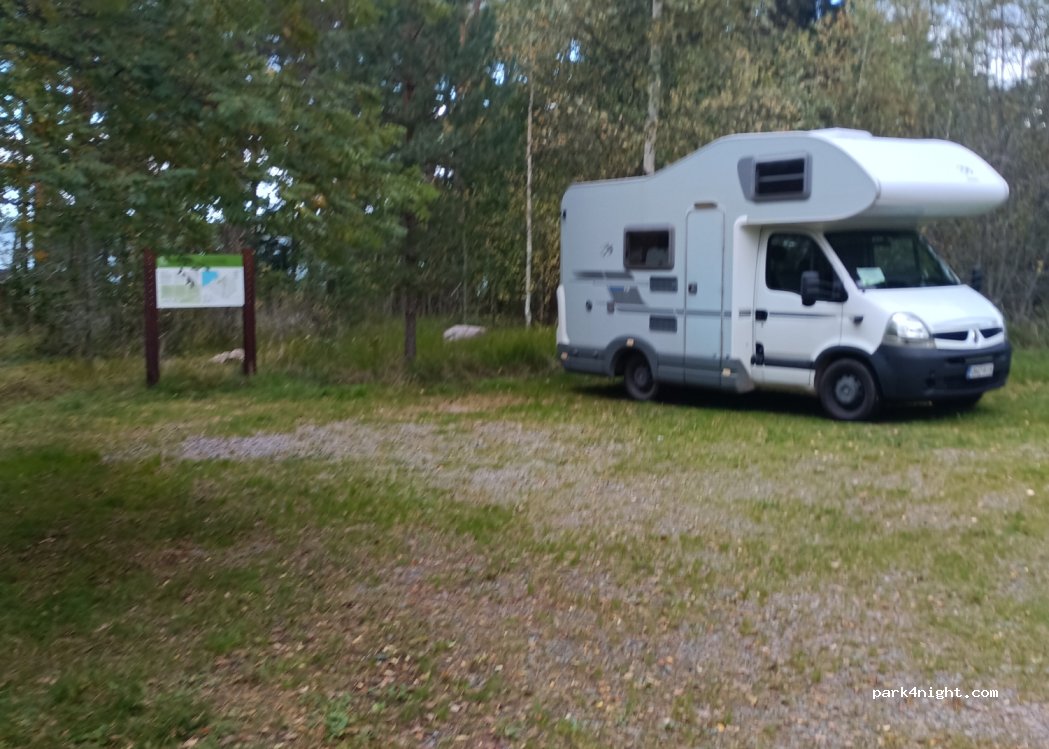 (10570) Raseborg - 1376 Vättlaxintie — foto