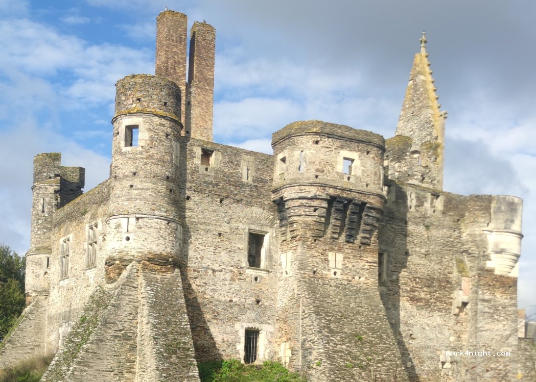(49770) Le Plessis-Macé - Château du Plessis — foto 3