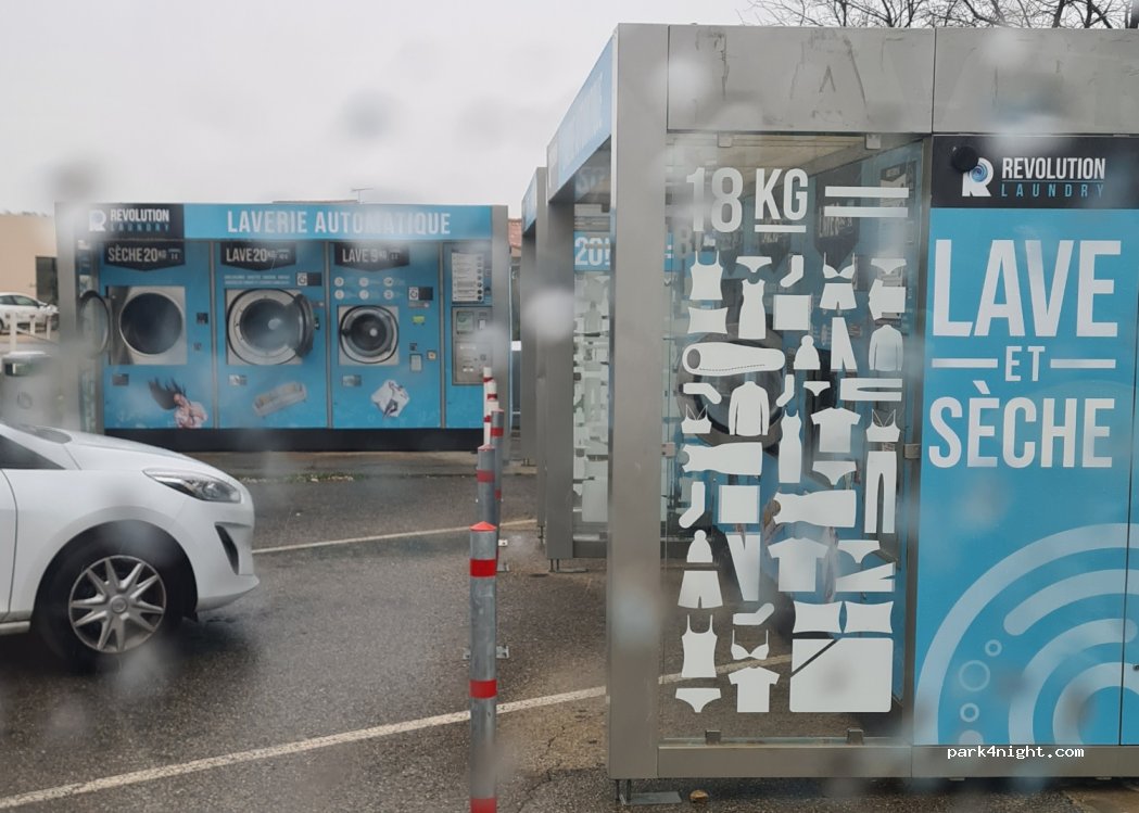 (13310) Saint-Martin-de-Crau - 7 Rue Isaac Newton — foto