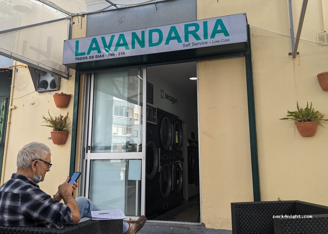 (2765-349) Estoril - 102 Rua Sacadura Cabral — foto