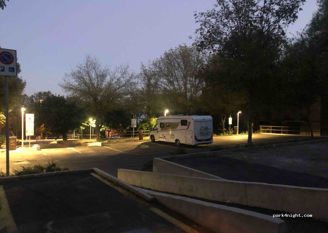 Area camper SARNANO — foto