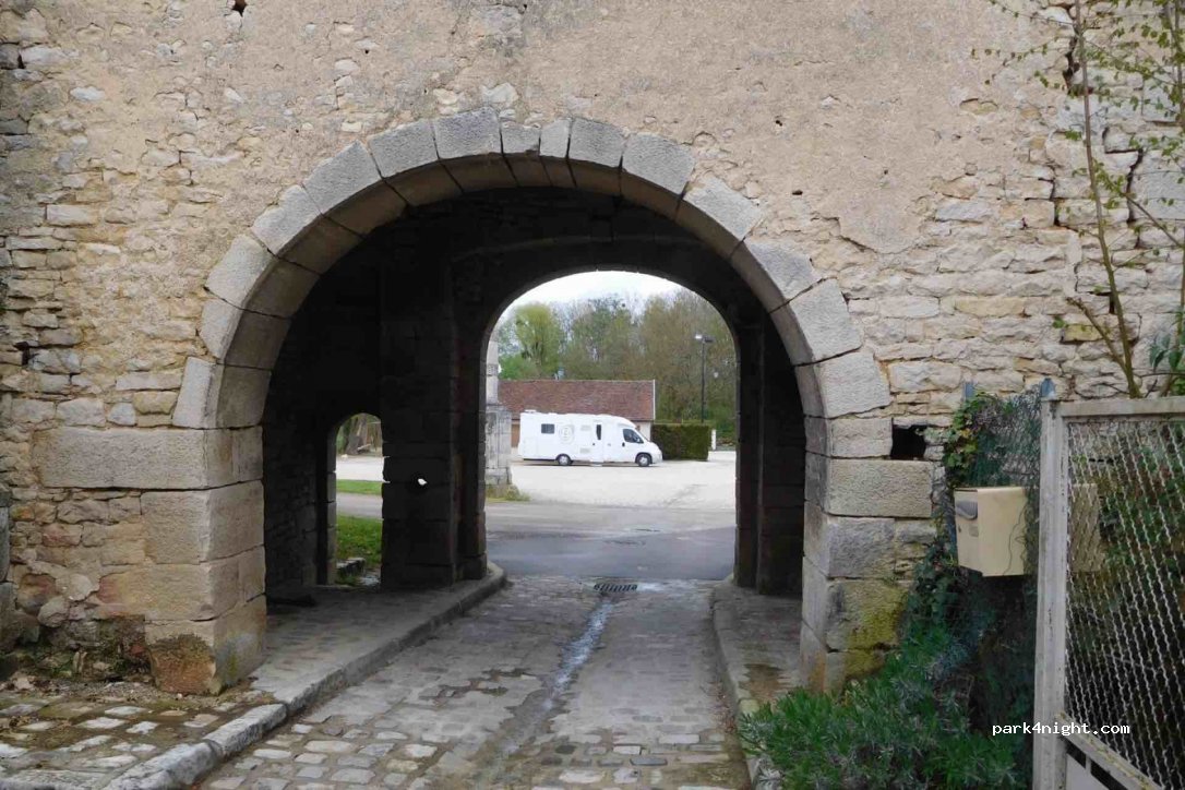(89390) Nuits - 5 Quai de l'Armançon — foto 2