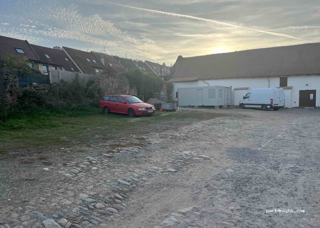 (666 02) Předklášteří - 1002 Pivovarská — foto