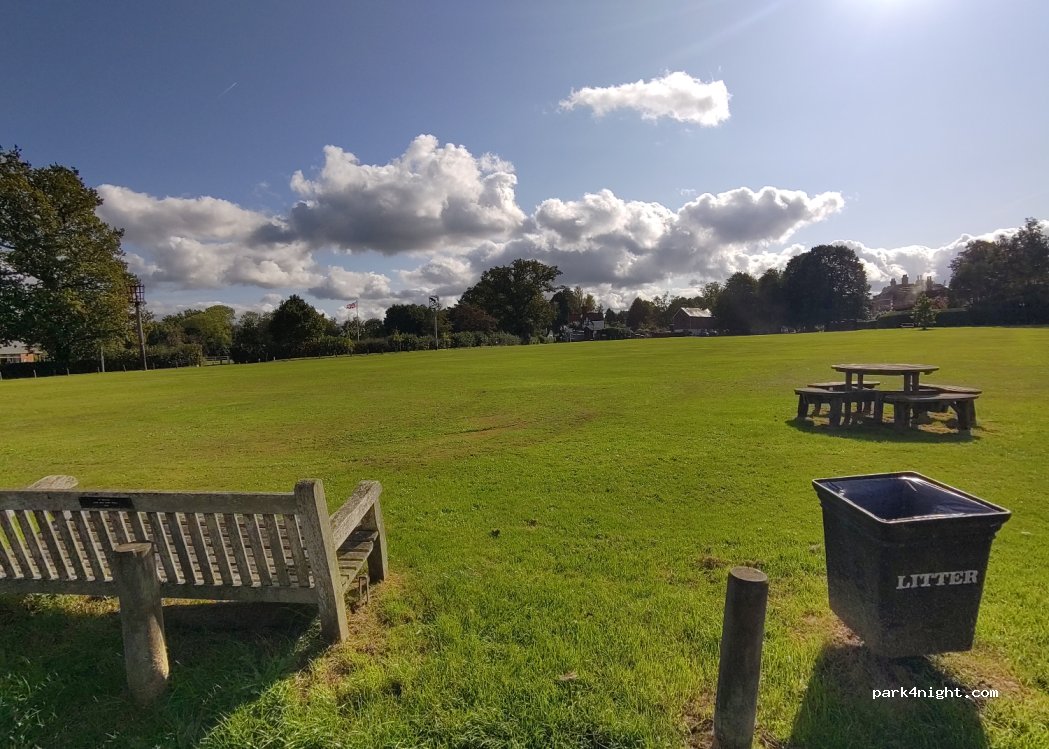 (TN18 4NX) Hawkhurst - 2 Eastview — foto