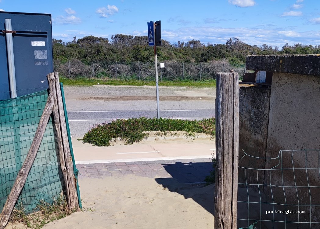 (00054) Fiumicino - Unnamed road — foto 3
