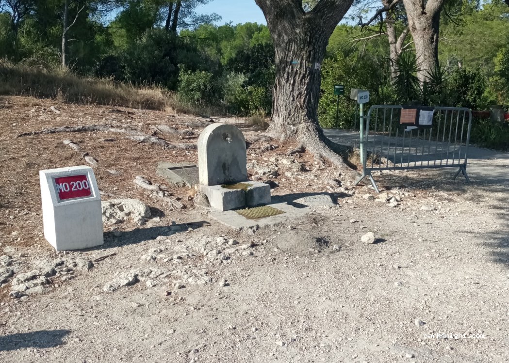 (13570) Barbentane - 19 Chemin du Vallon — foto