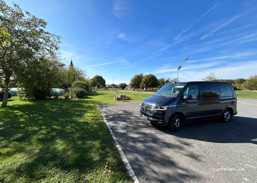 (86250) Surin - 8 Rue de la Tour — foto