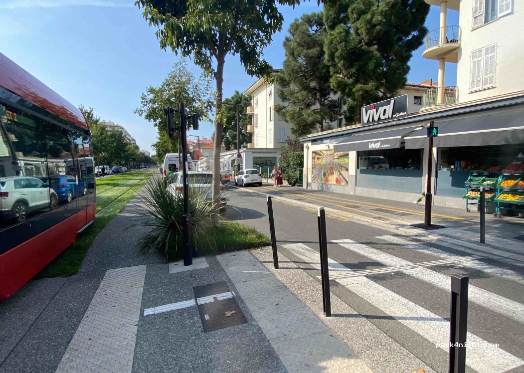 (06200) Nice - 24 Boulevard René Cassin — foto