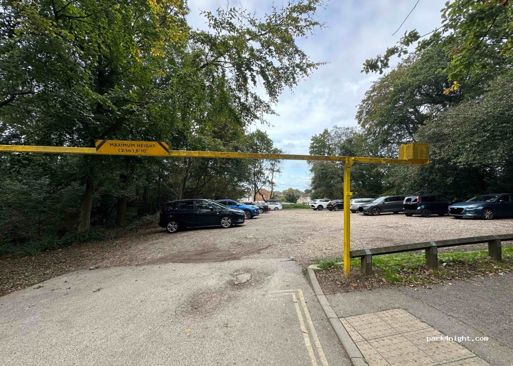 (RH10 5HW) Crawley - 8 Exeter Close — foto