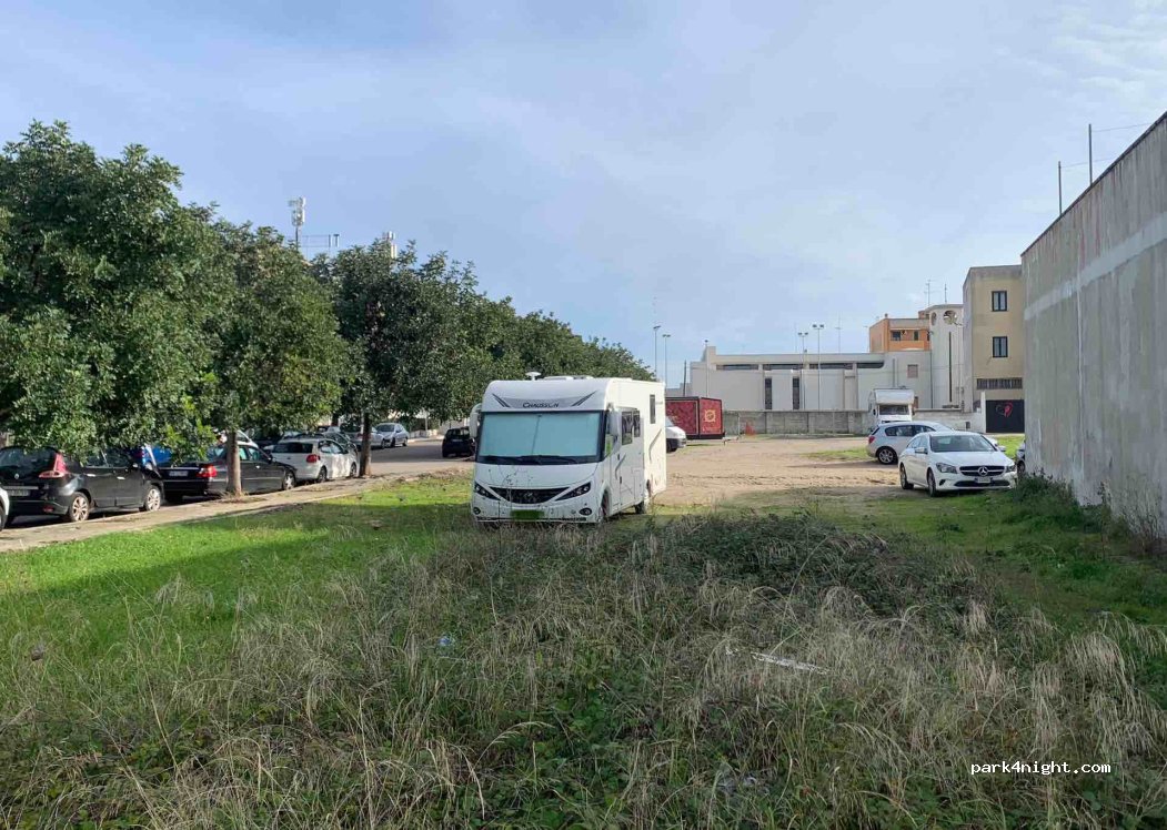 (73100) Lecce - 10 Via Ferrando Nicolò — foto 3