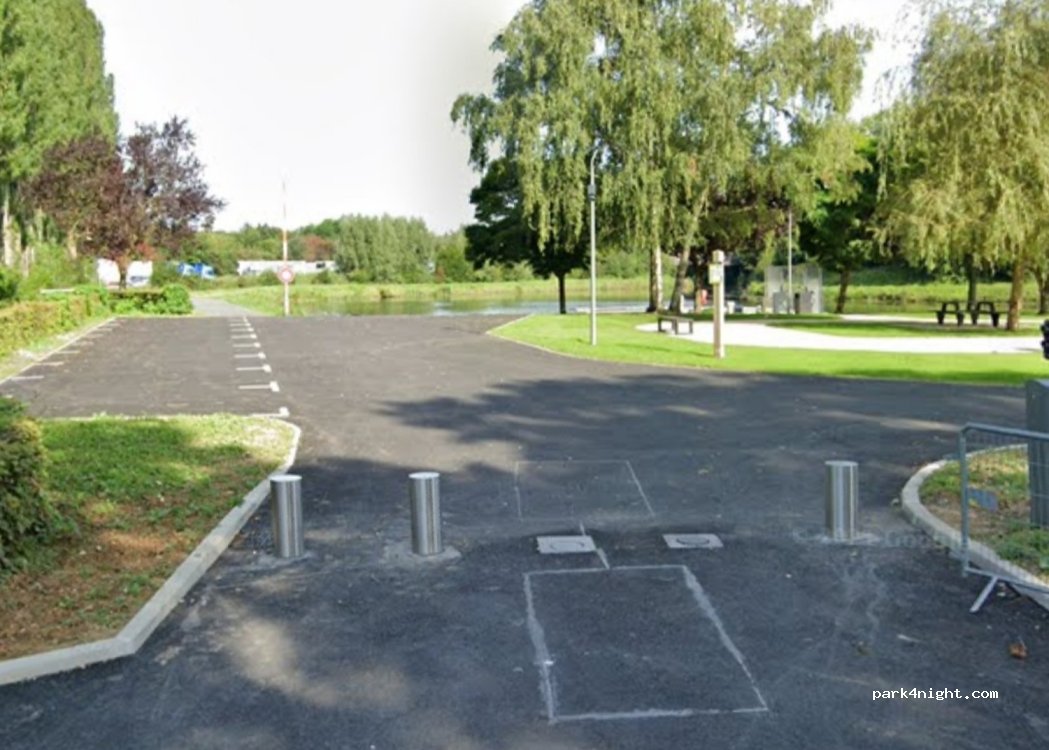 (02510) Étreux - 894 Rue du Gard — foto