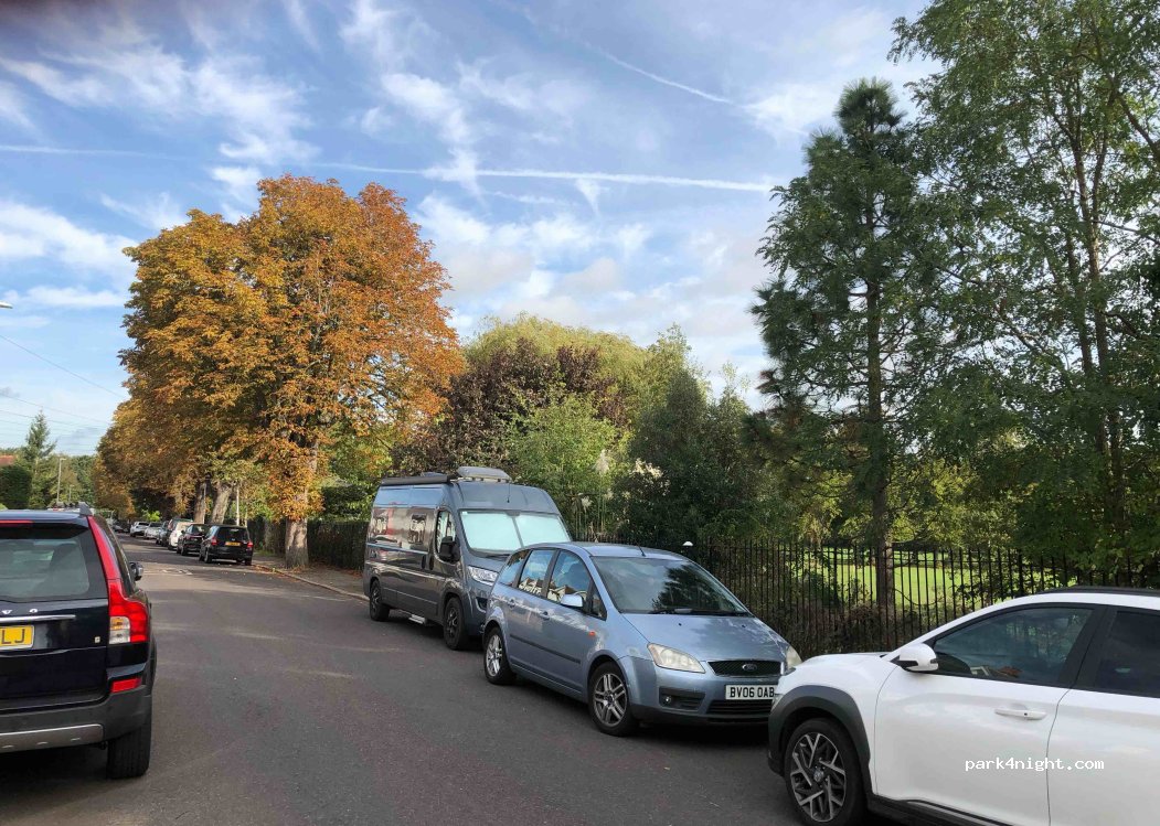 (KT3 4AX) New Malden - 59 Park View — foto