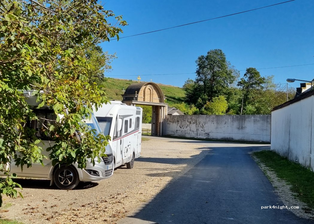 (22240) Privina Glava - Vuka Karadžića — foto 2