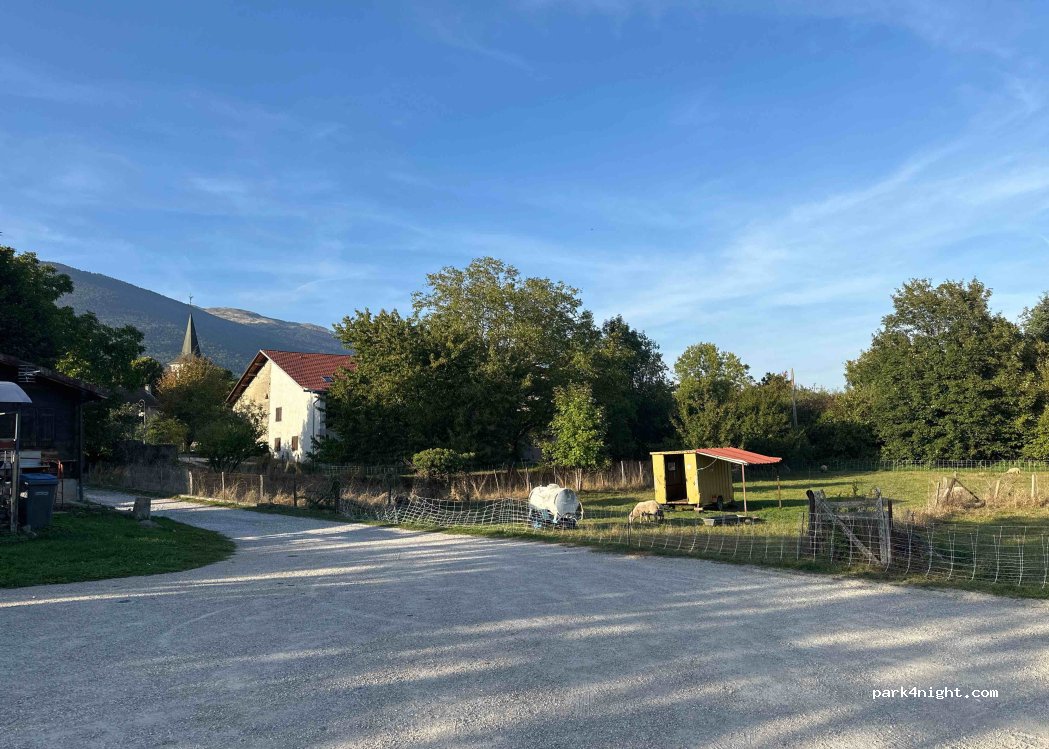(01630) Sergy - 65 Place de la Mairie — foto 2