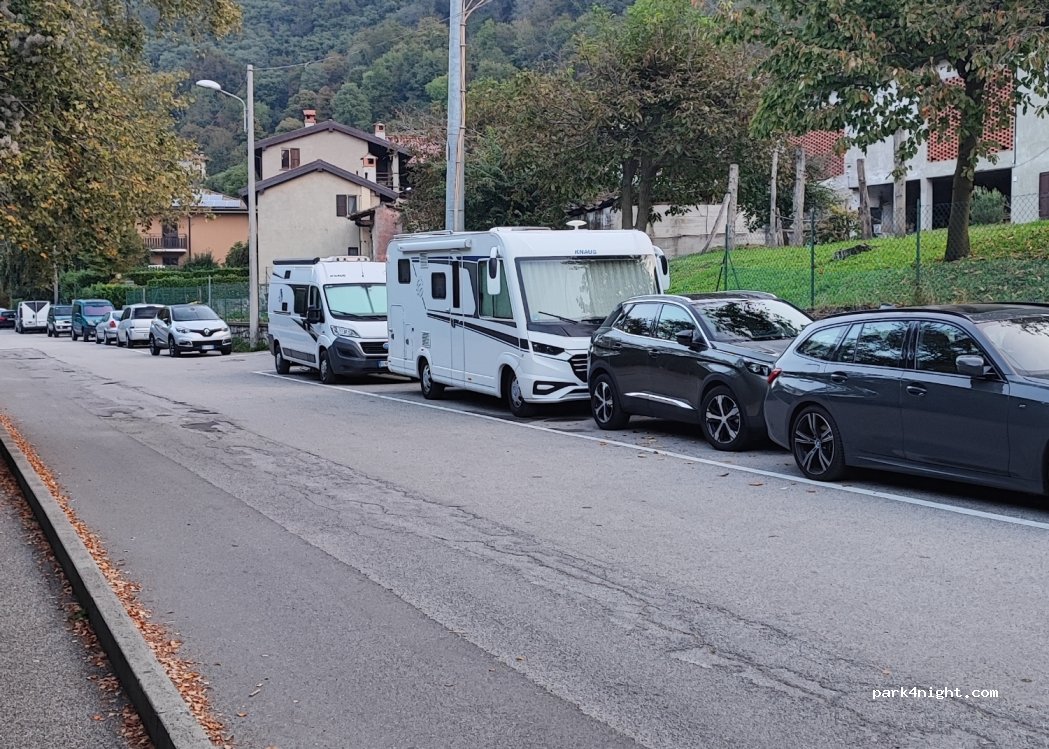 (22035) Canzo - 2 Via Segrino — foto