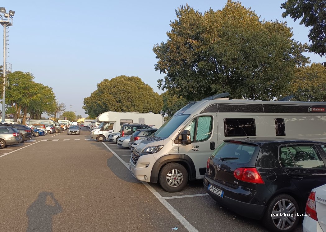 (25018) Centro Fiera - 132A Via Brescia — foto