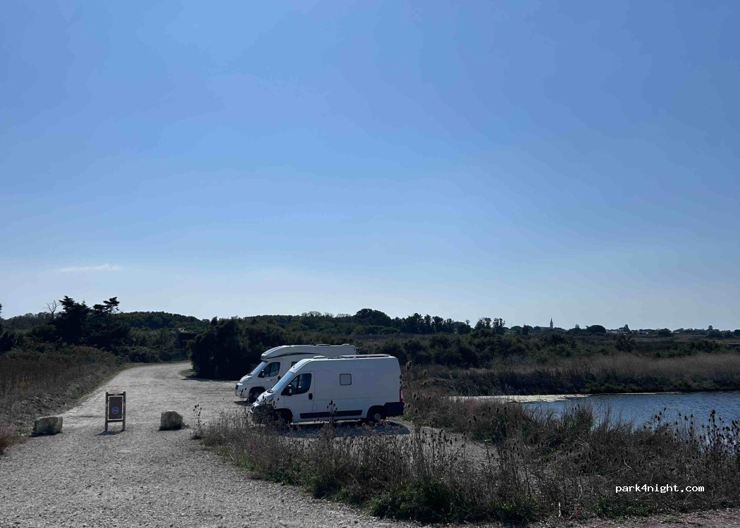 (17670) La Couarde-sur-Mer - Unnamed Road — foto