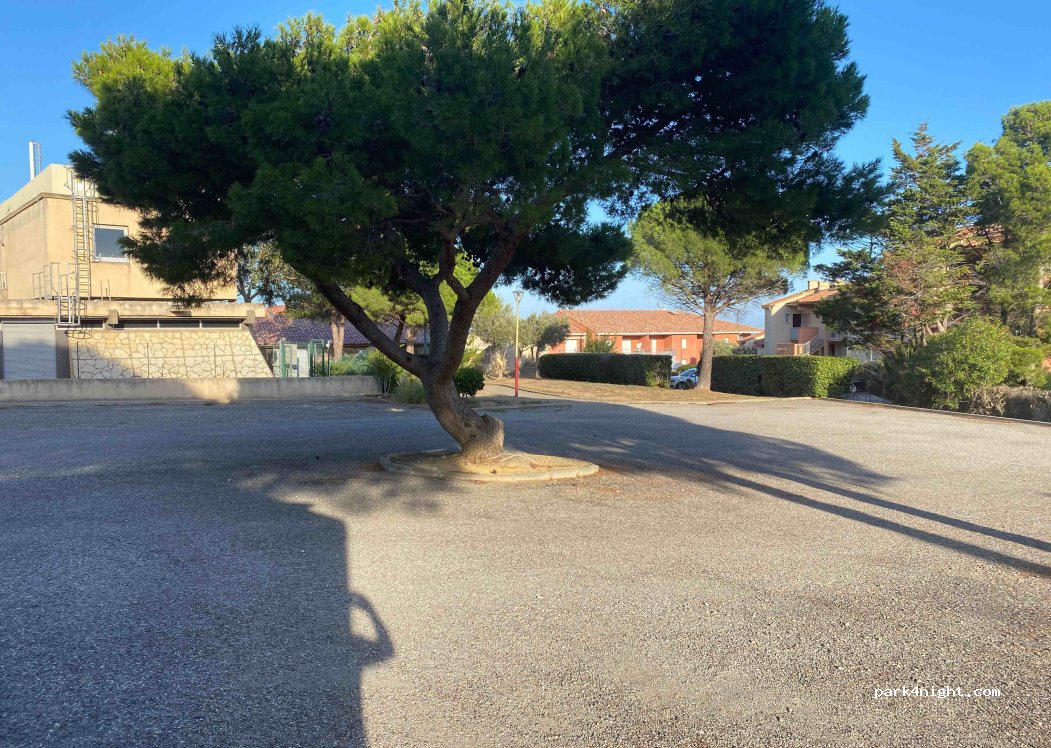 (11560) Fleury - 1 Place du Cascabel — foto 3