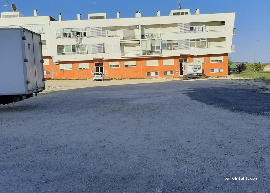 (2050-296) Azambuja - 43 Avenida dos Condes de Azambuja — foto