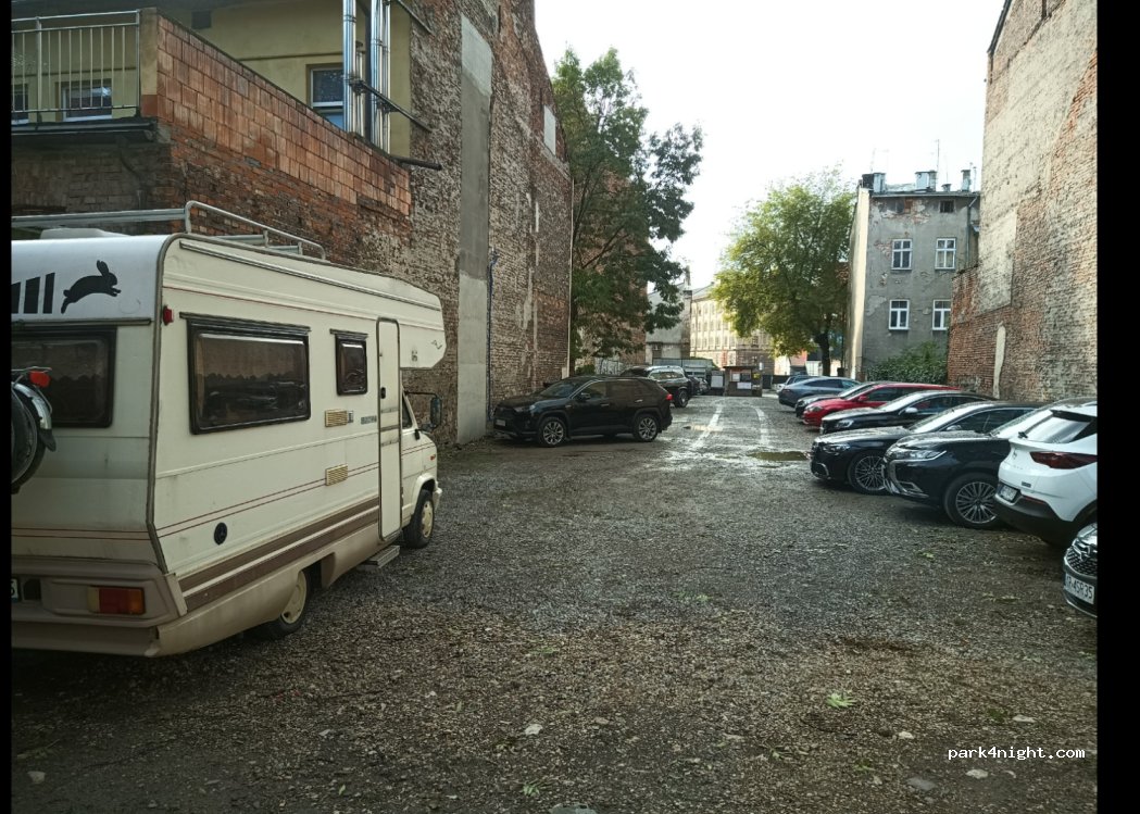 (31-126) Kraków - 17 Czarnowiejska — foto