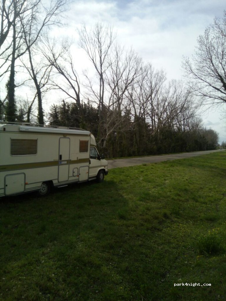 (84000) Avignon - Route du Confluent — foto 4
