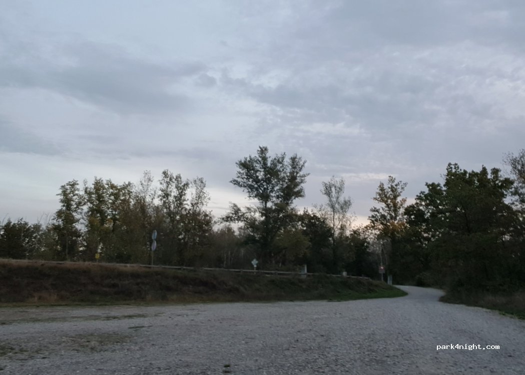 (68740) Fessenheim - Unnamed Road — foto