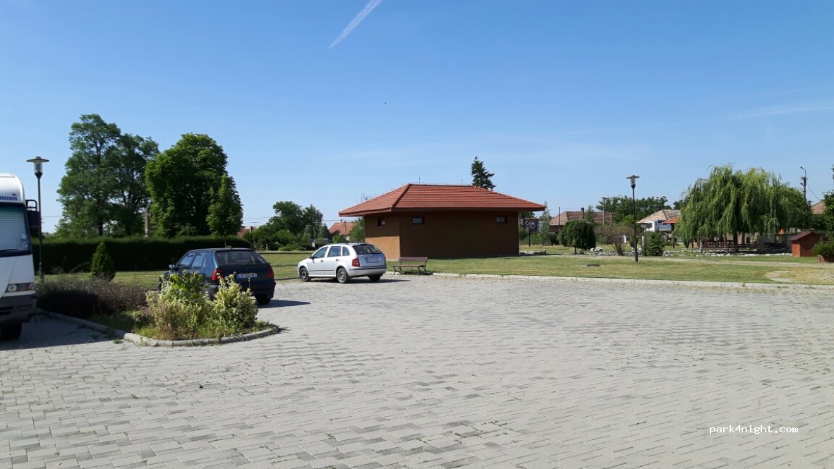 (935 61) Hronovce - 6 Športová — foto