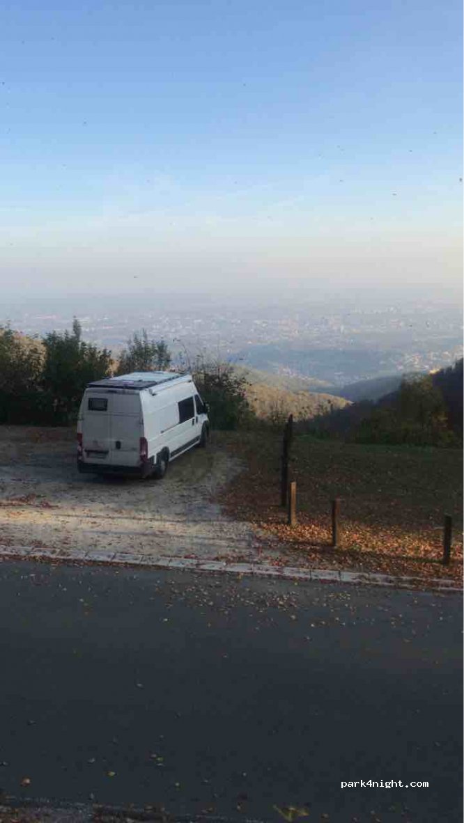 (10000) Zagreb - prilaz Kraljičinom zdencu — foto 2