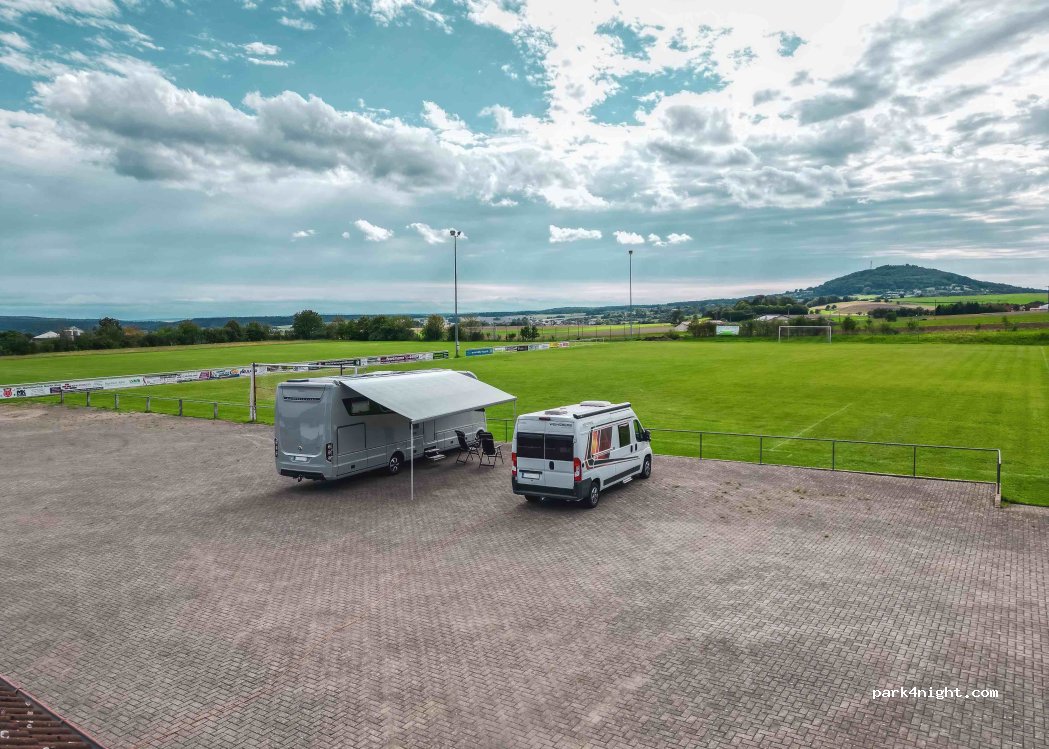 Wohnmobilstellplatz Mitgenfeld-Breitenbach — foto