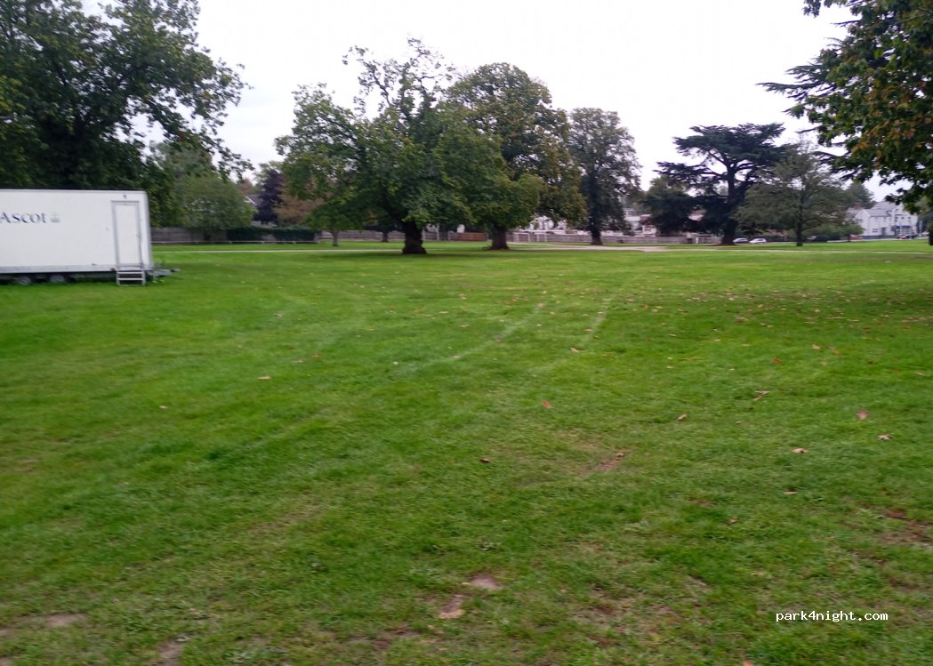(SL5 7EY) Ascot - Winkfield Road — foto 4