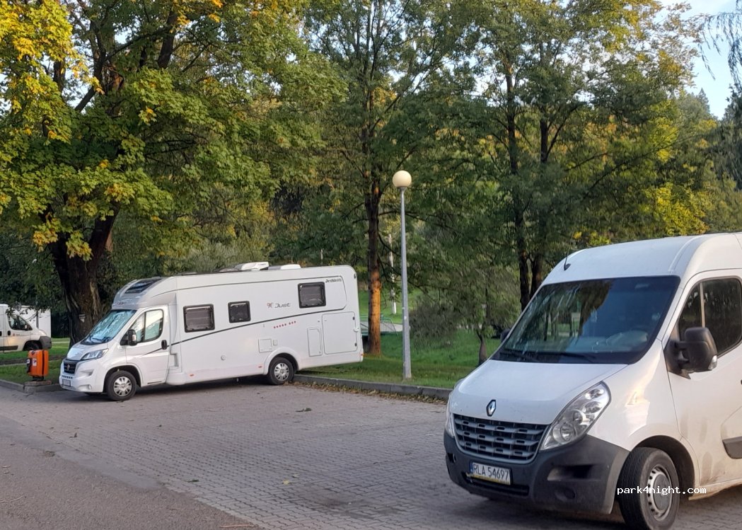 (38-700) Ustrzyki Dolne - 27A 29 Listopada — foto 4
