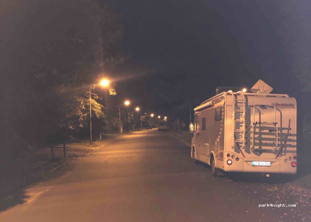 (60598) Frankfurt am Main - 11 Richard-Strauss-Allee — foto 2
