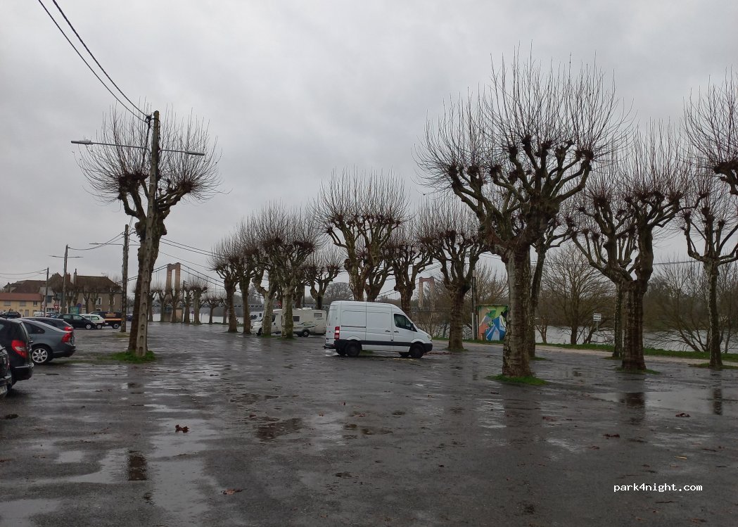 Aire de camping car Cosne-Cours-sur-Loire — foto 4