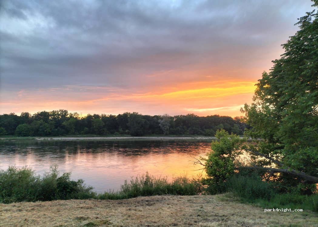 Aire de camping car Cosne-Cours-sur-Loire — foto 5