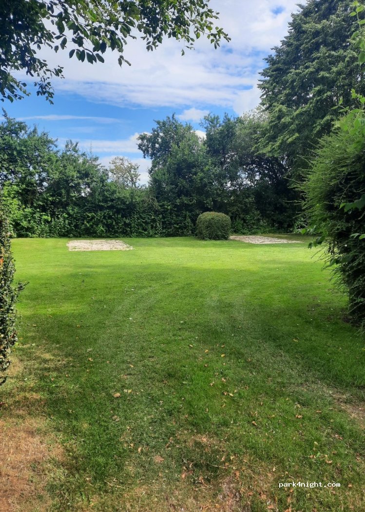 Shelford Nurseries Caravan Park — foto