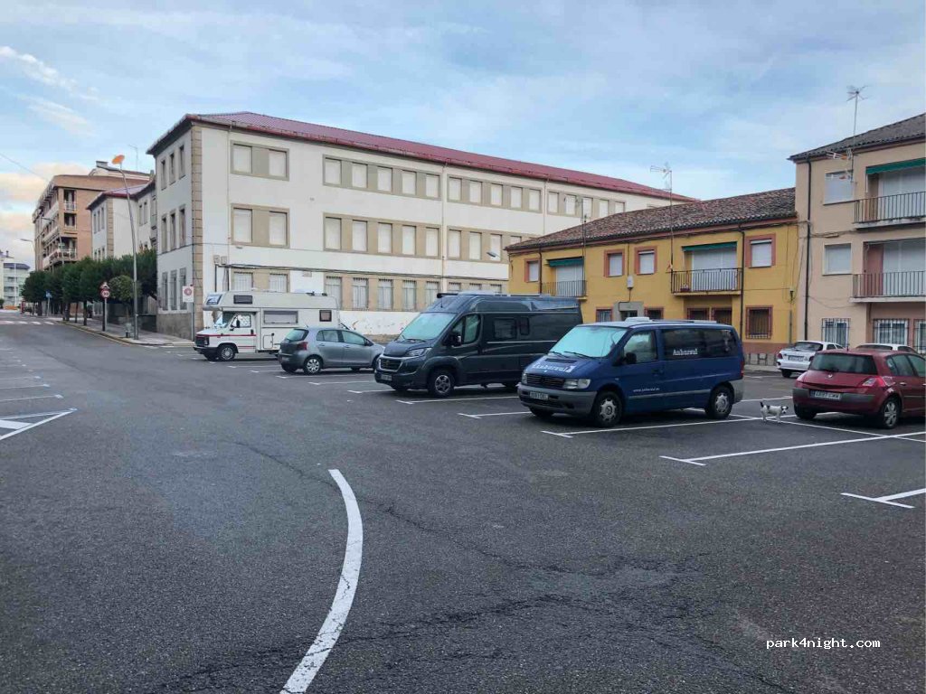 (37700) Béjar - 2 Plaza de Santa Teresa — foto 4