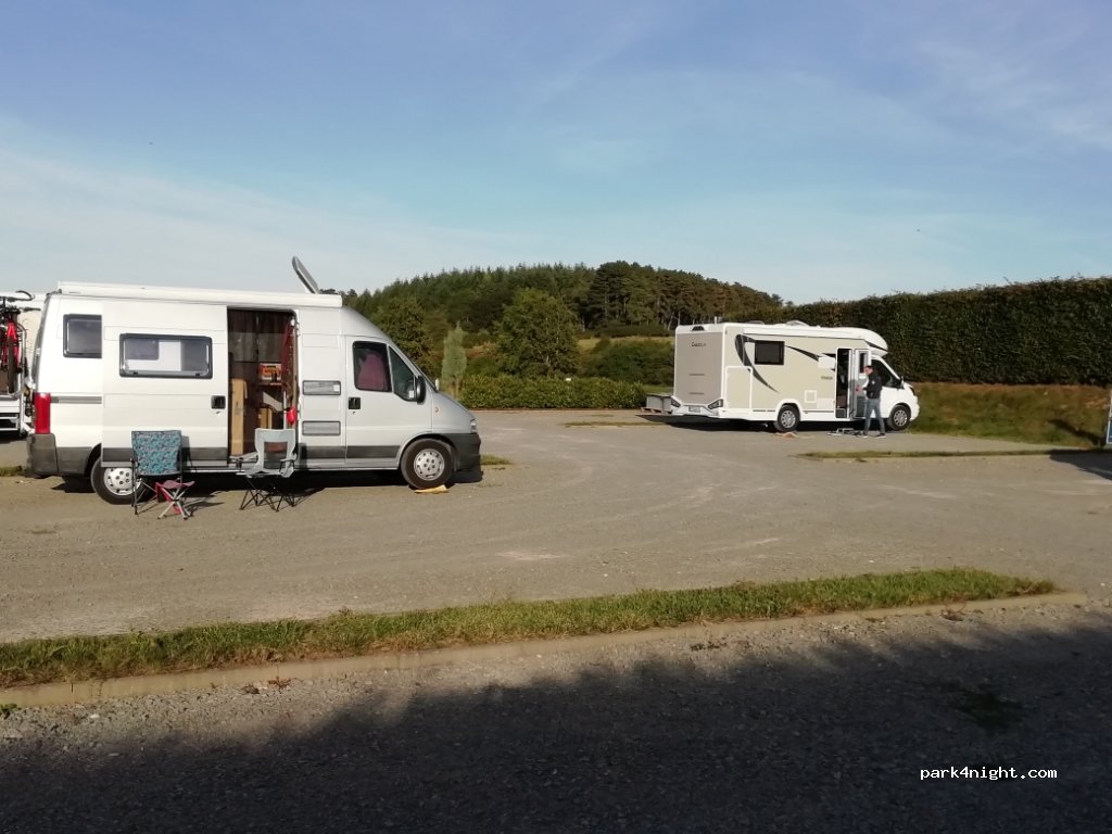 Wohnmobilstellplatz am Goldschmitt Technik-Center in Walldürn — foto