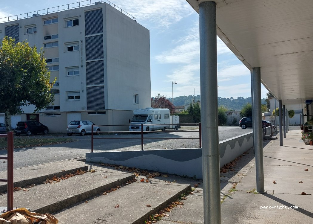 (24110) Saint-Léon-sur-l'Isle - 9 Rue Jean Moulin — foto