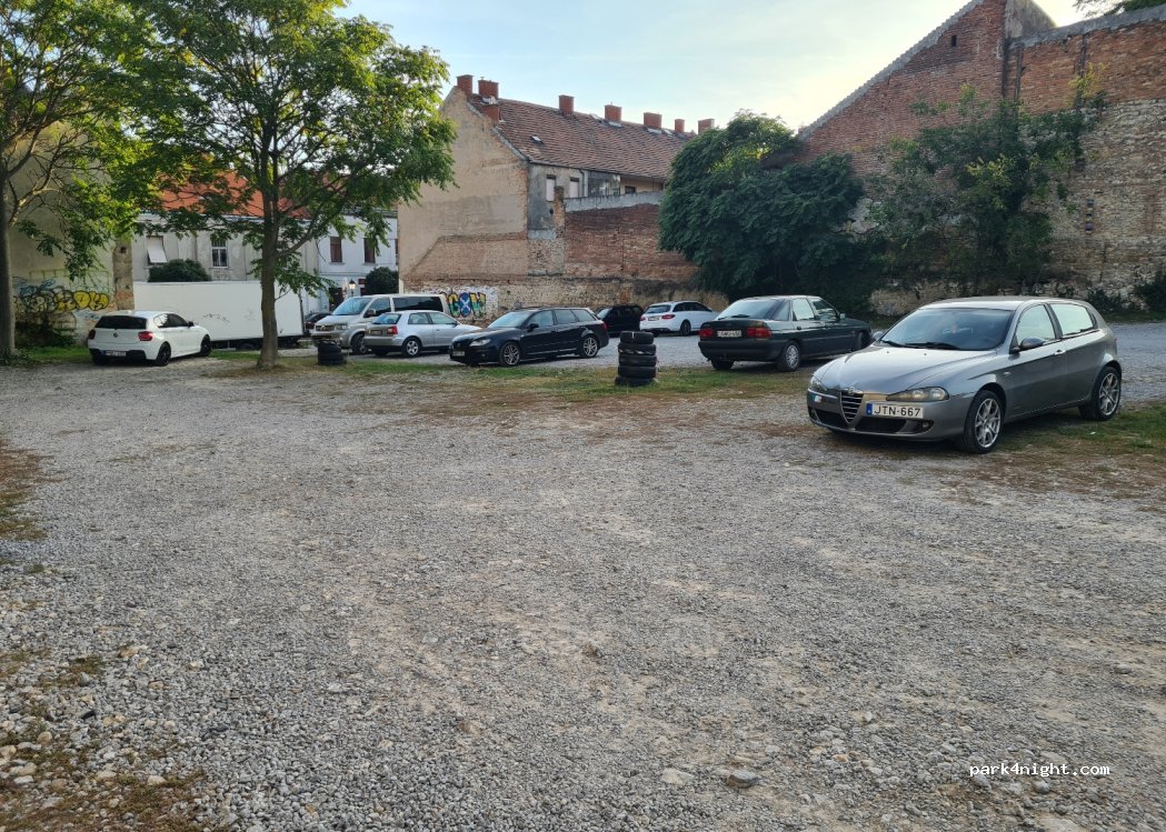 (7626) Pécs - 75 Király utca — foto