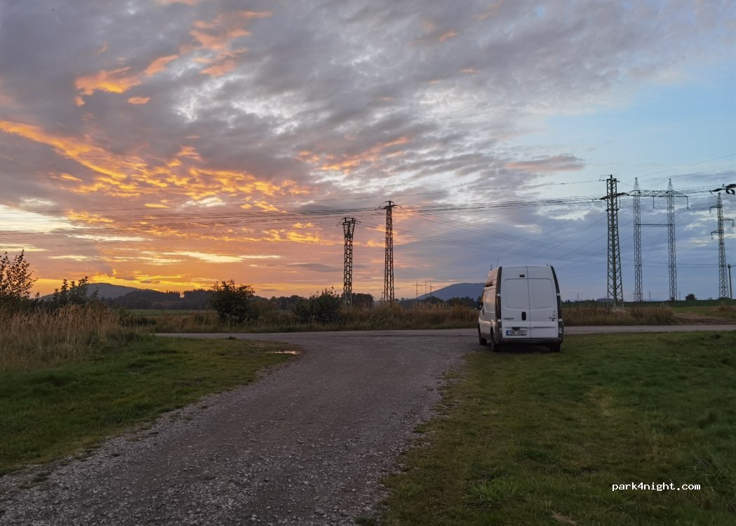(471 28) Hamr na Jezeře - — foto 2