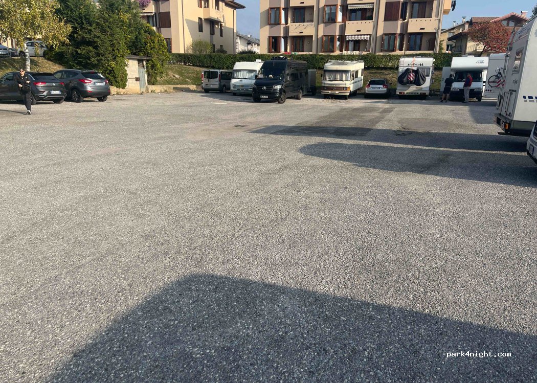 (38023) Cles - 106 Viale de Gasperi — foto