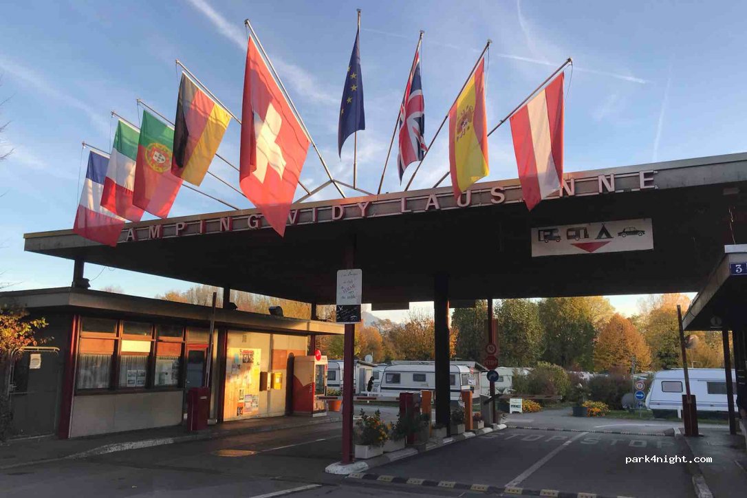 (1007) Lausanne - 3 Chemin du Camping — foto