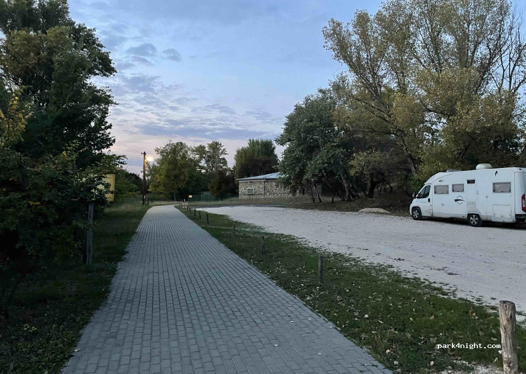 (2837) Vértesszőlős - 2 Szarvas utca — foto