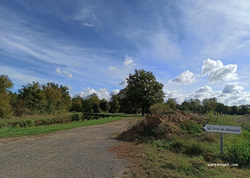 (18210) Bannegon - 141 Le Rhimbe — foto